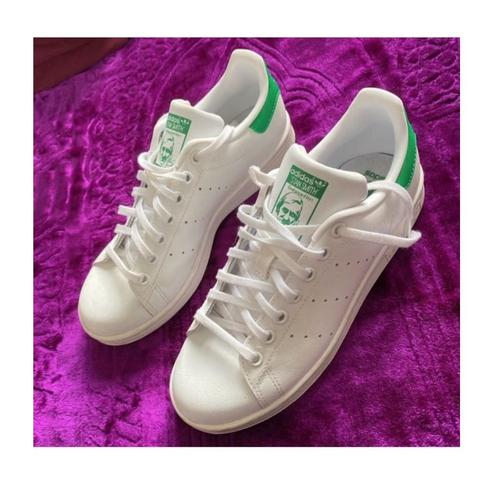 Sneakers Adidas Stan Smith 38.5 Cuir Blanc Basket Basse Tennis Semelle Vulcanisée Caoutchouc Ligne Épurée Chaussure Design Minimaliste   Adhérer Terrain Mixte Homme Femme Enfant Sportif Ville Detente