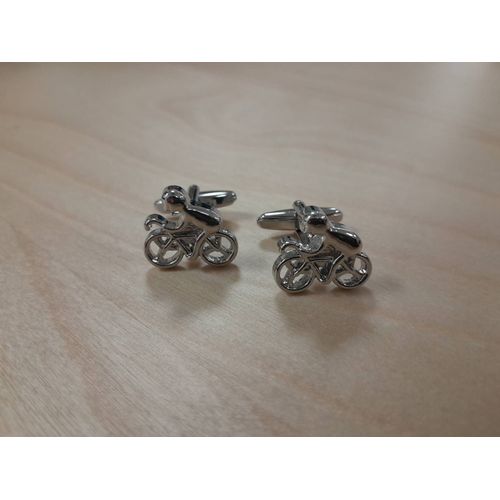 Boutons De Manchettes En Forme De Cycliste Sur Son Vélo De Couleur Argent