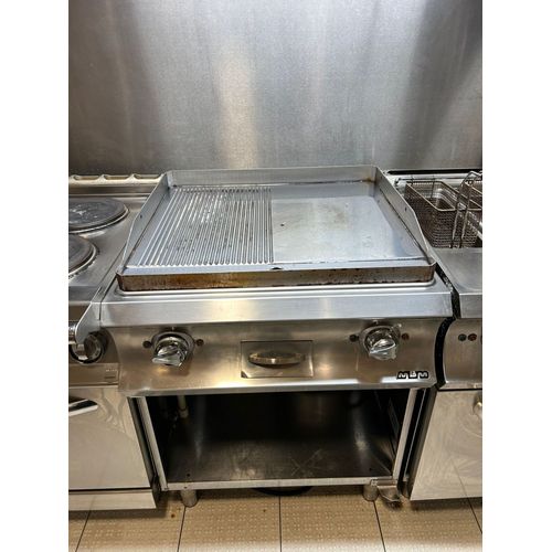 Plancha MBM et son meuble