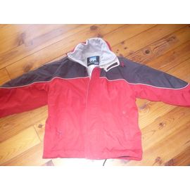 Blouson Quechua 10ans Rouge Spécial Ski Avec "Jupe"Intérieure Élastique