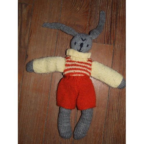 Lapin Gris Doudou Artisanat Tricot Fait Main Tricoté Habits Rouge Crème Peluche Artisanale De 37 Cms + Oreilles De 14 Cms