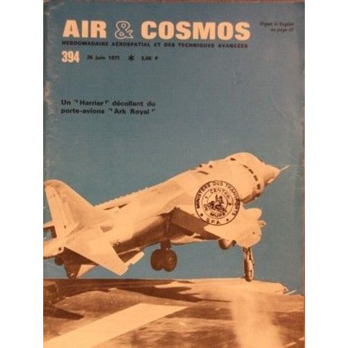 Air Et Cosmos  N° 394 : Un "Harrier" Décollant Du Porte-Avion "Ark Royal"