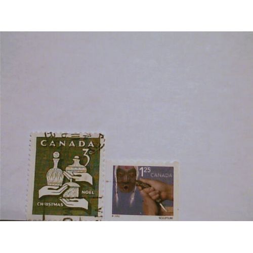 Lot De 2 Timbres Canada.