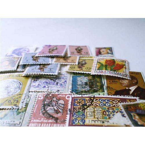 Lot De 14 Timbres Des Pays Arabes.