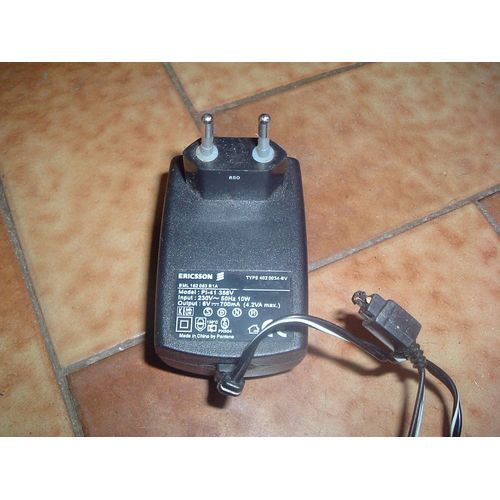 Sony Ericsson 402 0034-Bv - Chargeur  Modele Pi-41