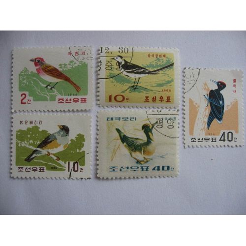 Corée (R.P.D.),5 Timbres De 1965 Et 1966