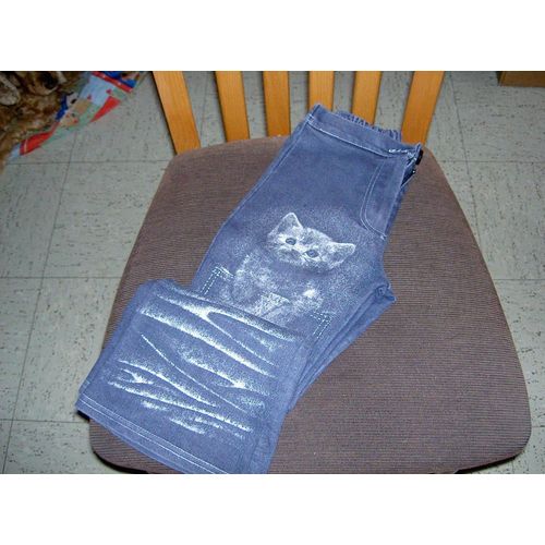 Jean Honolulu Bleu Avec Petit Chats Sur Les Jambes. "Taille 8 Ans