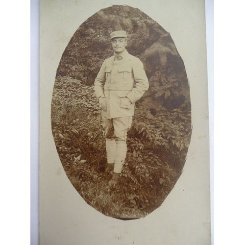 Guerre De 1914 1918 :Soldat Les Mains Dans Les Poches Avec Képi.