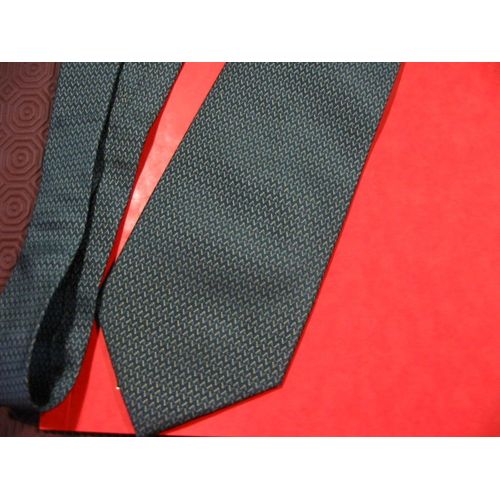 Cravate 100% Soie -Aucune Marque - Verte Et Jaune - Large De 10 Cm-