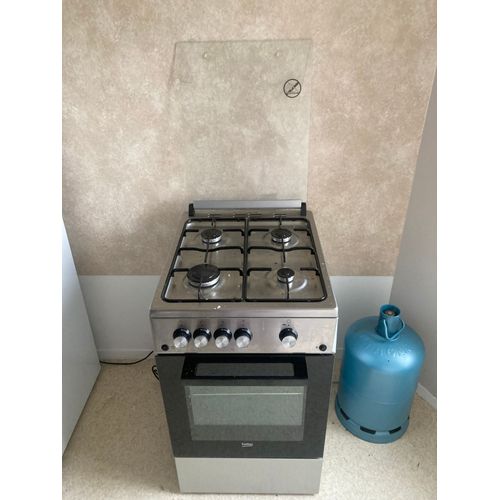 Je vends une cuisinière à gaz à quatre feux, fonctionnant parfaitement à seulement 1 mois d’utilisation ! Numéro de contact 0750532511