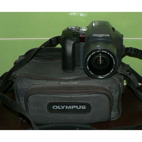 OLlympus IS-10 avec Objectif zoom incorporé 28 mm - 110 mm