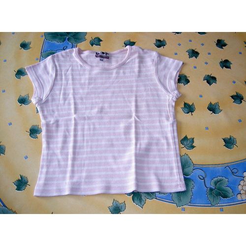 T-Shirt Manches Courtes Rayé Rose Et Blanc Vynil Fraise Taille 5 Ans.