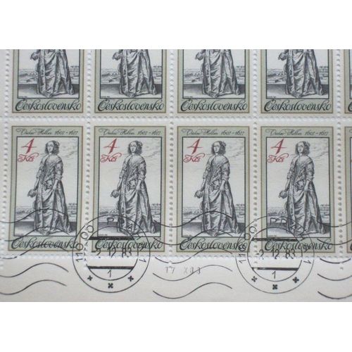 Tchecoslovaquie N° 2564 De 1983 (Feuille Complète De 50 Timbres Oblitérés) - 4k « Costumes D'époque Sur De Vieilles Estampes : Dame À La Fleur, De Vaclav Hollar » - Cote 57 Euros