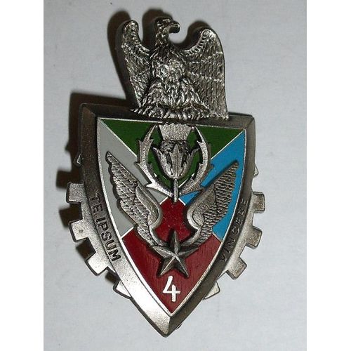 Insigne 4° R.H.Commandement Et Manoeuvre