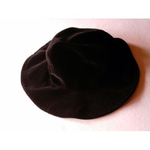 Chapeau Naf Naf Noir Diamètre 50 Cm Environ