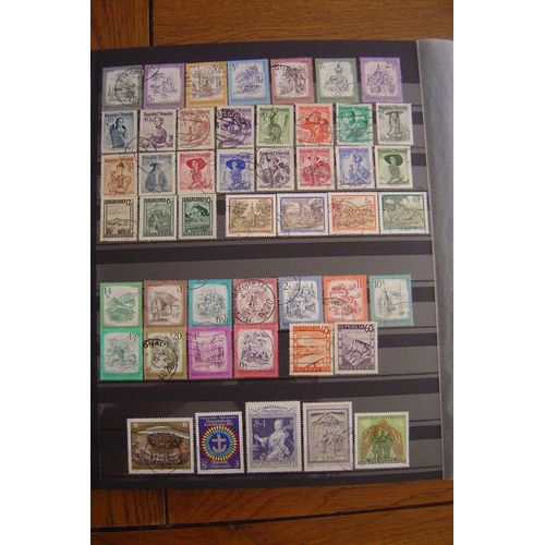 48 Timbres D' Autriche