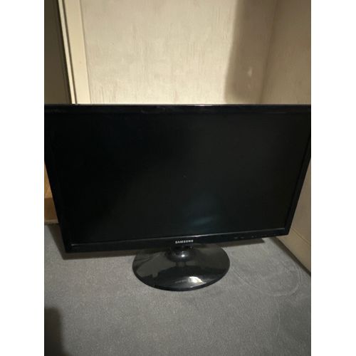 Samsung LT24C300EW - 24"