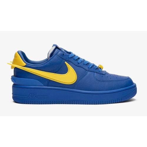 Nike air force 1 signe jaune hotsell