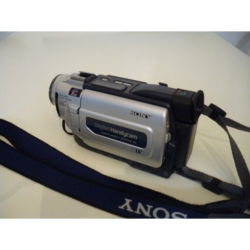 Sony Handycam DCR-TRV15E - Caméscope - 800 KP - 10x z