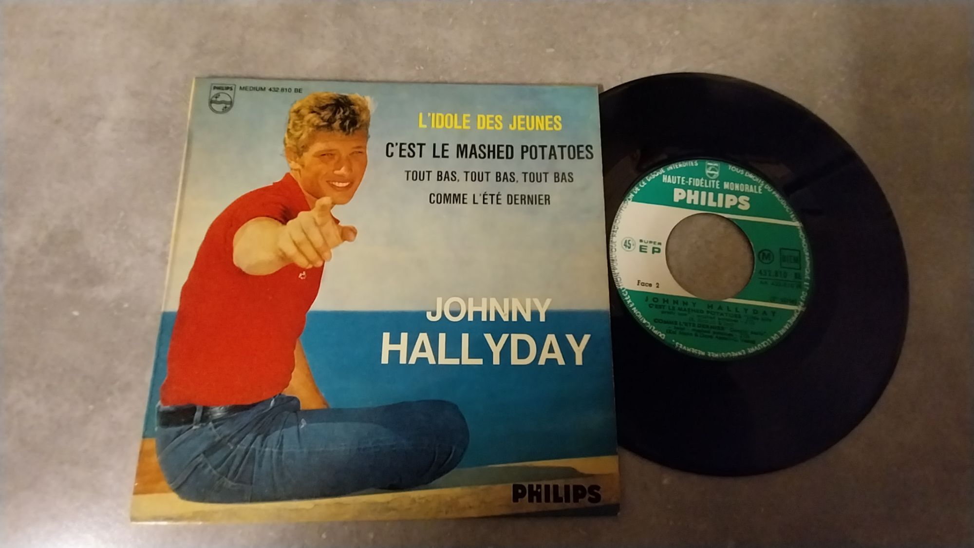 45 Tours Johnny Hallyday L Idole Des Jeunes pas cher