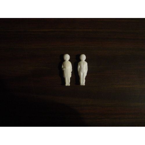 Lot 2 Fèves Plastiques "Enfants"