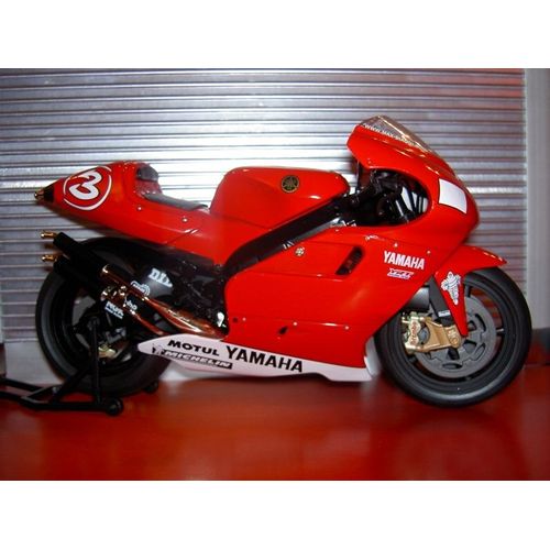 Yamaha Yzr500 - Max Biaggi - 2001-Altaya