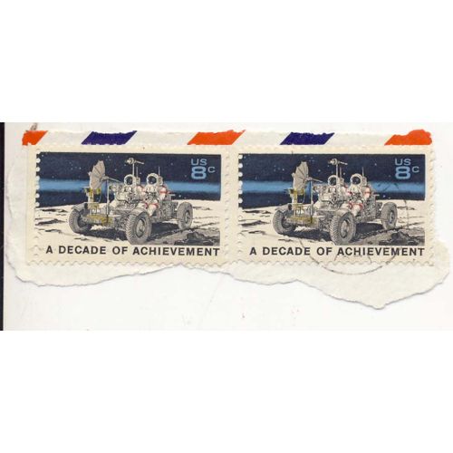 Timbre U S A, A Decade Of Achievement, Rover Sur La Lune, 8 Cents,L'un Oblitéré, L'autre Pas