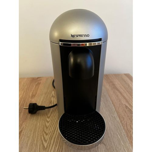 Cafetière Nespresso Vertuo Plus grise