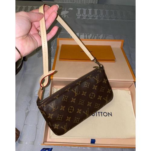 Louis Vuitton pochette accessoires  monogramme