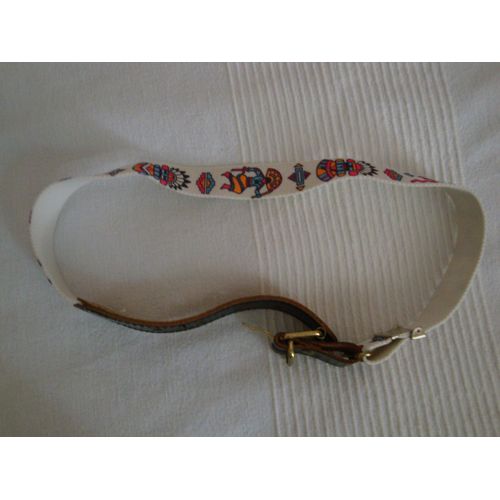 Ceinture Élastiquée Et Cuir Fille 8 Ans Motif Indiens Et Totems Couleur Sur Fond Blanc