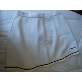 Jupe De Tennis Donnay T.42 Blanche Avec 2 Petites Raies Dans Le Bas, Une Jaune Et Une Bleue