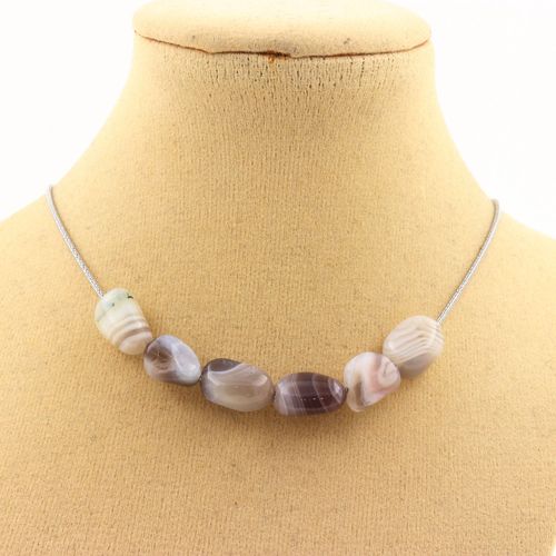 Collier Perles Agate Du Bostwana Chaine En Acier Inoxydable.