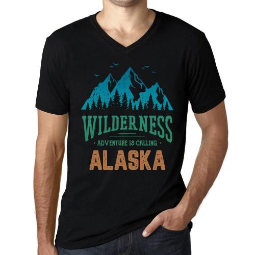 Homme Tee-Shirt Col V La Nature Sauvage, L'aventure Appelle L'alaska - Wilderness, Adventure Is Calling Alaska - T-Shirt Graphique Éco-Responsable Vintage Cadeau Nouveauté