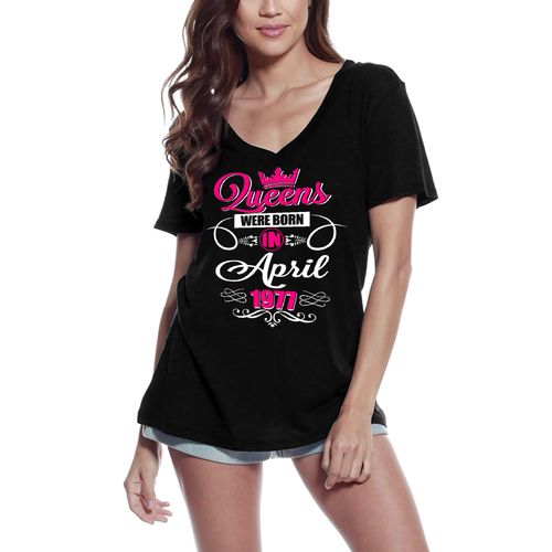 Femme Tee-Shirt Col V Les Reines Sont Nées En Avril 1977 - 43ème Année - Queens Were Born In April 1977 - 43rd - 43 Ans T-Shirt Graphique Idée Cadeau 43e Anniversaire Vintage Année 1981 Nouveauté