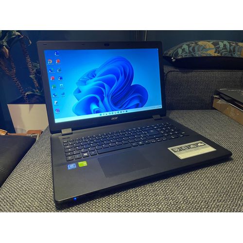 Acer Aspire ES1-731G - 17.3" Intel Pentium N3700 - 1.6 Ghz - Ram 8 Go - SSD 1 To