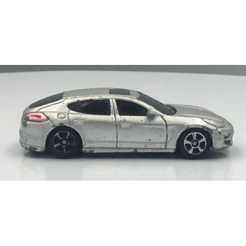 Porsche Panamera Turbo Maisto, Échelle 1/64