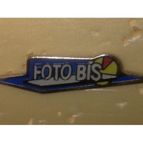 Pin's Foto Bis