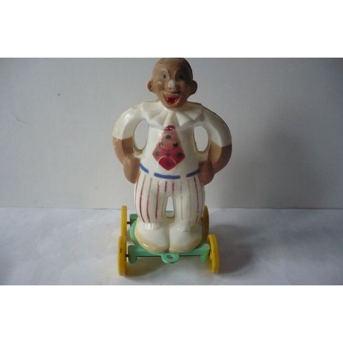 Jouet Trés Ancien À Trainer En Plastique