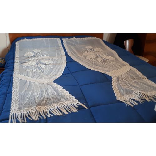 Lot De 2 Paires De Vitrage Droit À Effet Rideau Bonne Femme Préformé En Vis À Vis - Maille Dentelle Blanche Décor Grandes Fleurs - Oeillets Passe-Tringle - Bas Frangés - 60x1m65