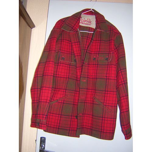 Veste Carbonneau 80% Laine 20% Polyamide.
