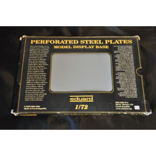 Perforated Steel Plates (Piste Pour Diaporama)-Eduard