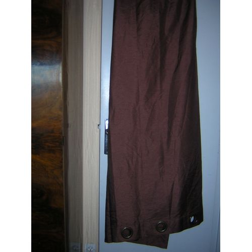 1 Rideau 269 X 145 Cm 100% Polyester.
