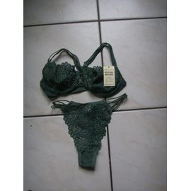 ensemble string dentelle