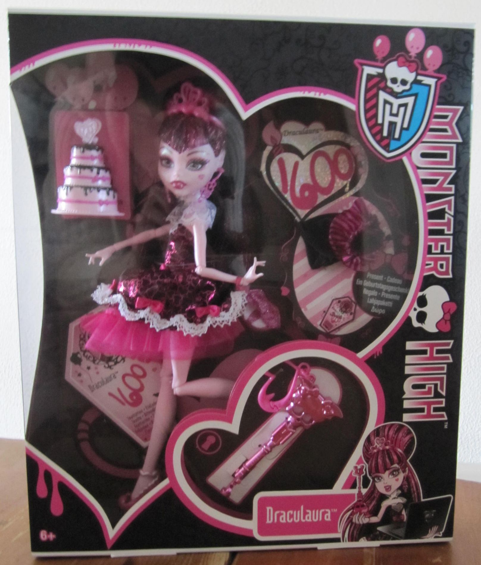 Poupee Monster Draculaura Fete D Anniversaire Rakuten