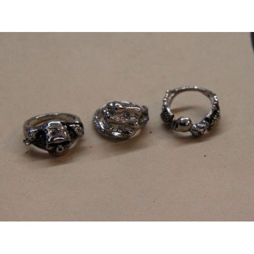 Lot De Bague Matière Métal Couleur Argenté Gothique Tete Mort  (3 Pièce) Cosplay Déguisement