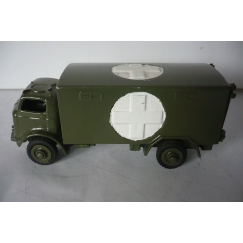 Dinky Toys / Military Ambulance N°626 Made In England-Dinky Toys