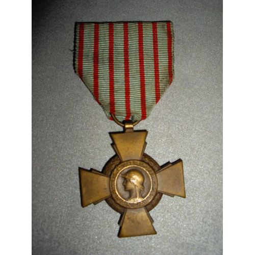 Croix Du Combattant En Bronze