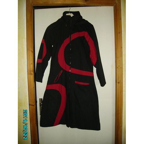 Long Manteau À Capuche Noir & Rouge Taille M