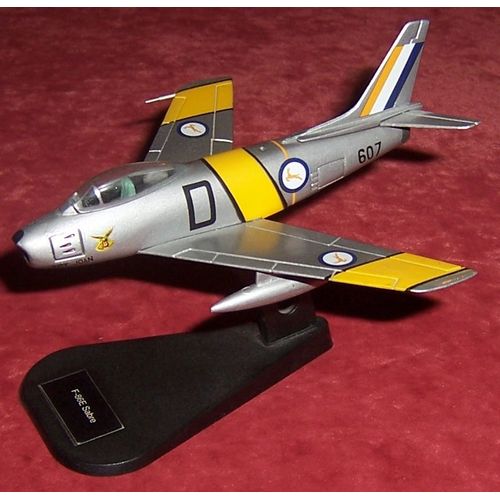 Avion De Combat - F-86 E Sabre 1/100ème