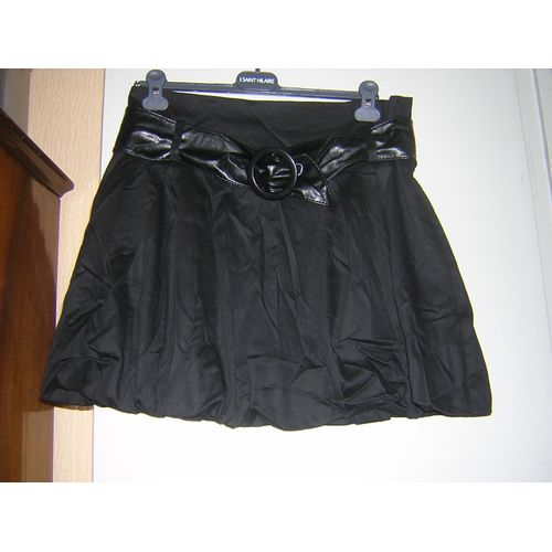 Jupe Boule Taille 42.Coton 97% Elasthanne 3%.